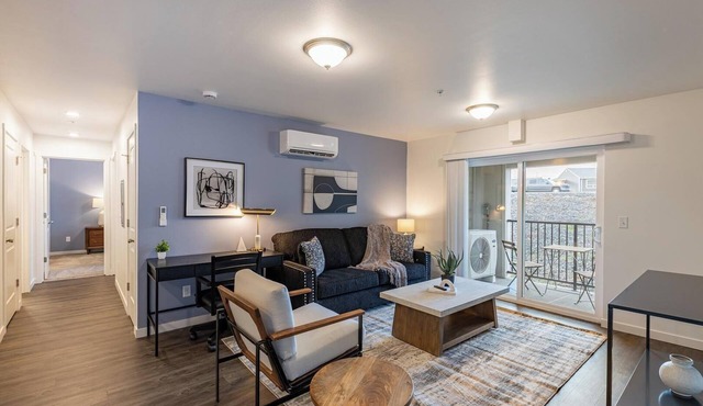 Landing | Chic 2BD, Gym, Clubhouse