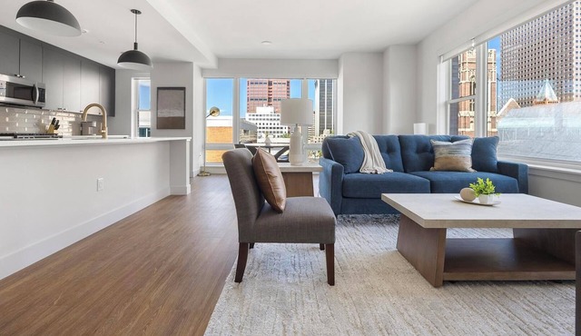 Landing | Chic 2BD, Rooftop Lounge, Gym