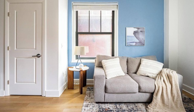 Landing | Chic Studio, Game Room, Yoga Studio