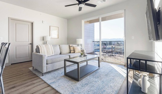 Landing | Incredible 1BD, Gym, Clubhouse