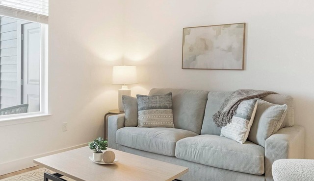 Landing | Incredible 1BD, Gym, Clubhouse