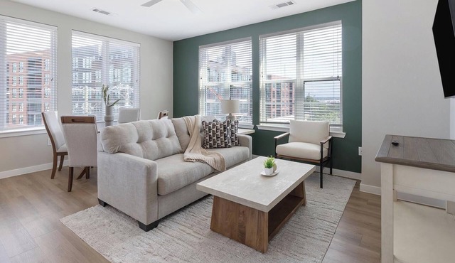 Landing | Incredible 2BD, Gym, Rooftop Lounge