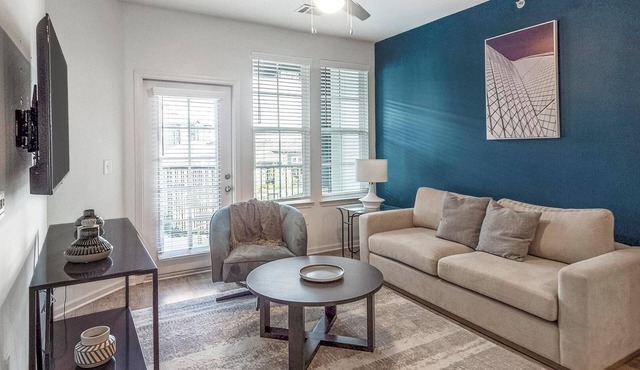 Landing | Modern 1BD, Gym, Yoga Studio