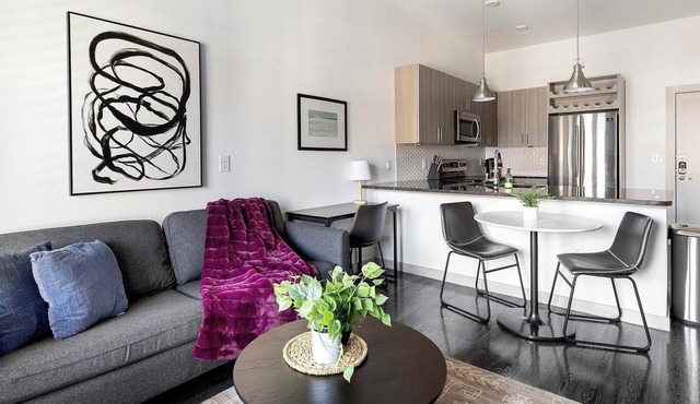 Landing | Modern 1BD, Pool, Gym