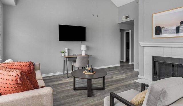 Landing | Modern 2BD, Gym, Pool