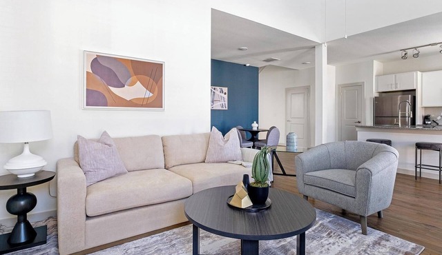 Landing | Modern 3BD, Pool, Gym