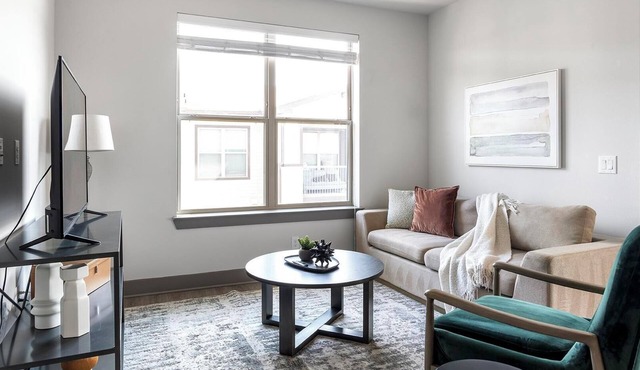 Landing | Spectacular 2BD, Pool, Gym