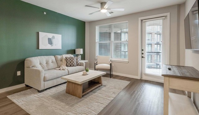 Landing | Spectacular 3BD, Gym, Pool