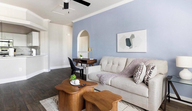 Landing | Spectacular 3BD in Cityview
