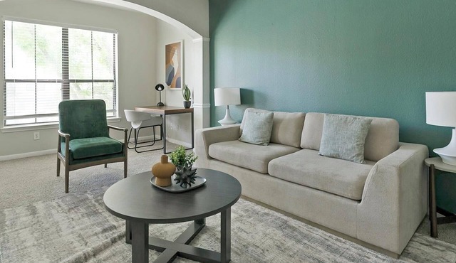 Landing | Stunning 1BD, Pool, Gym