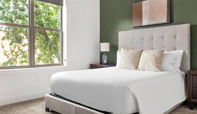 Landing | Stunning 1BD, Yoga Studio, Gym