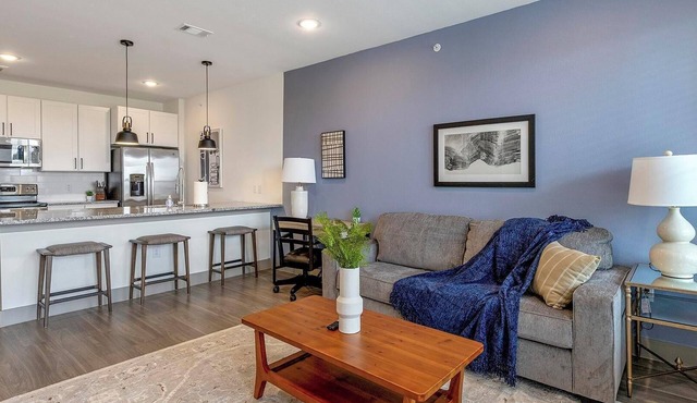 Landing | Stunning 1BD, Yoga Studio, Gym