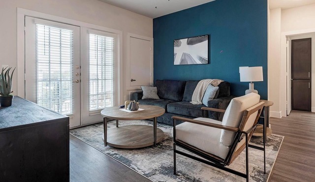 Landing | Stunning 2BD, Gym, Clubhouse