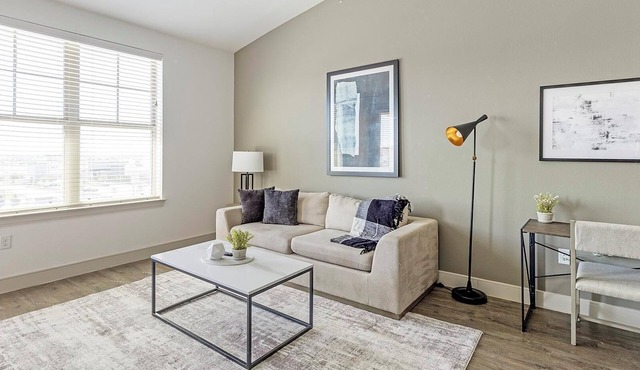 Landing | Stylish 1BD, Courtyard, Clubhouse