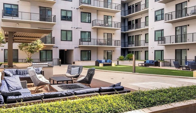 Landing | Stylish 1BD, Gym, Tennis Court