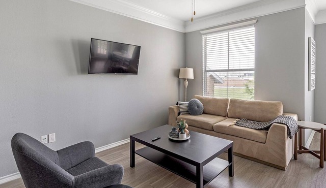 Landing | Stylish 1BD, Clubhouse, Pool