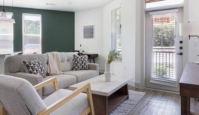 Landing | Stylish 1BD, Yoga Studio