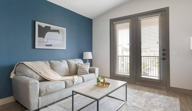 Landing | Stylish 2BD, Clubhouse, Courtyard