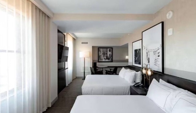 Landmark Downtown Hotel Offering Comfort Near Capitol & Convention Center