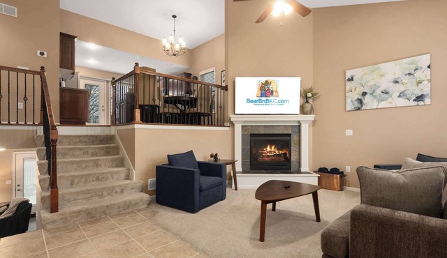 Large 5 Bedroom House with Private Backyard Oasis