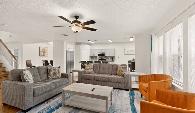 Large 6BR 3BA Home Near AT&T Stadium & Six Flags