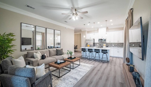 Large Conference Room|Pet Ok|Private Yard|Gated