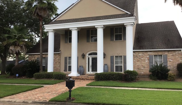 Large Executive 3 bedroom gorgeous entertainment home in Baton Rouge