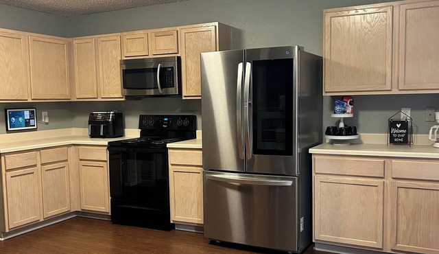 Large home 4bd 2.5 bth for 10 people & 10 min. from Ft. worth stockyards