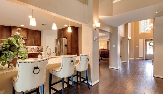 Large Luxury Home With Saltwater Pool