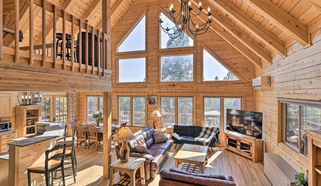 ‘Lazy Beaver Lodge’ Pagosa Cabin w/Deck, Fire Pit