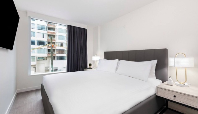 Level Seattle- Exec Two Bedroom Suite