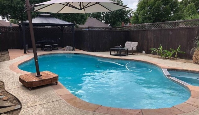 Lewisville -Home Away From Home - Pool/Spa Retreat