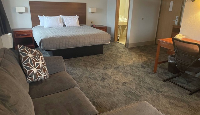 Lincoln Hotel - King Deluxe