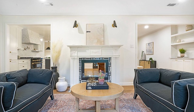 London Chic Downtown Manor House