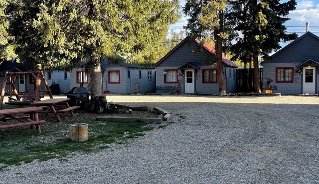 Lone Pine Cabins