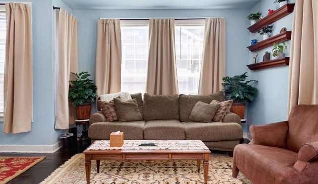 Lovely 2 Bdrm Apt close to Downtown & Ft Sam