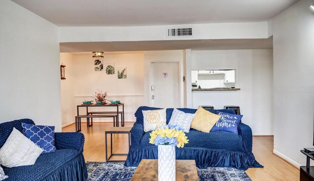 Lovely Med center 3BR 2BA condo with free parking