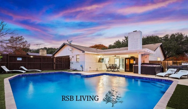 Luxurious 5BR 2B Home with Pool Grill Sauna & Game Room