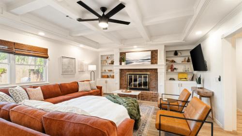 Luxury 3 BDR Edmond, Fuseball, Pac-Man, Sleeps 9