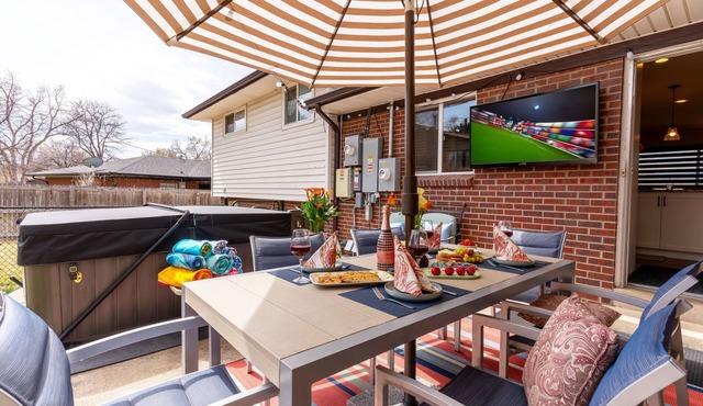 Luxury Oasis Getaway, Hot Tub, Pet's and Park's