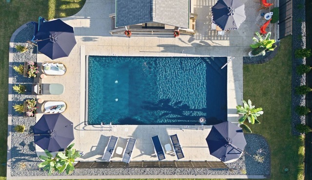 Luxury Pool Retreat with Sauna, Hot Tub, Gym & More!