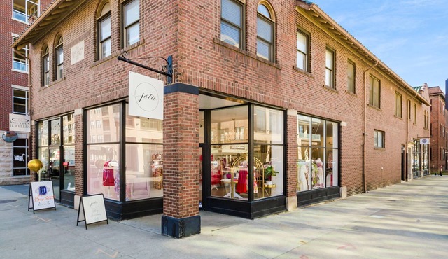 Luxury Short North Top Floor Condo & 2 Beds
