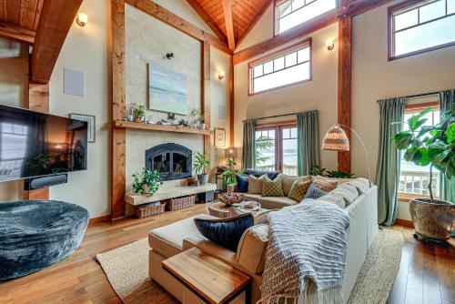 Luxury Vashon Vacation Rental w/Beach Access!