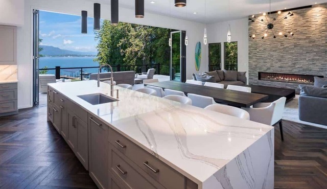 Luxury Waterfront | Chef's Kitchen | Titans Landing