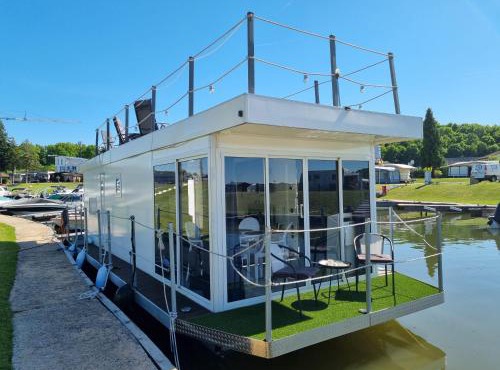 Main Hausboot Lore in der Marina Trosdorf bei Bamberg in Bischberg