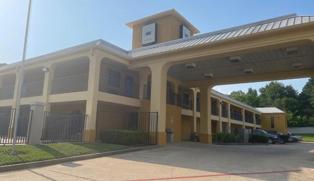 Majestic Inn