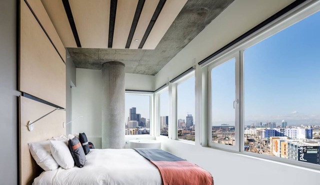 Market View Suite at The Source Hotel, Pets Allowed, Parking