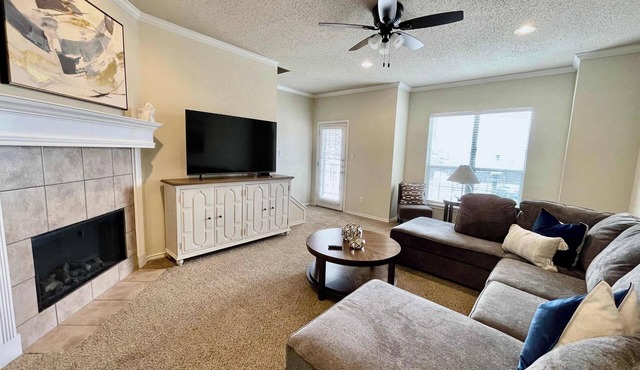 Matador on Main - 3BR/3.5BA - Walk to Tech
