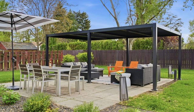 Mid-Mod The Marvy 4 Beds/Sleeps 8 Relaxed & roomy