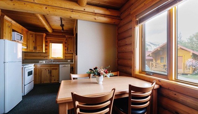 Miette Mountain Cabins in Pocahontas